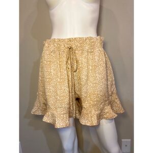 NEW With Tags BTFBM Tan White Floral Women’s Shorts Size L